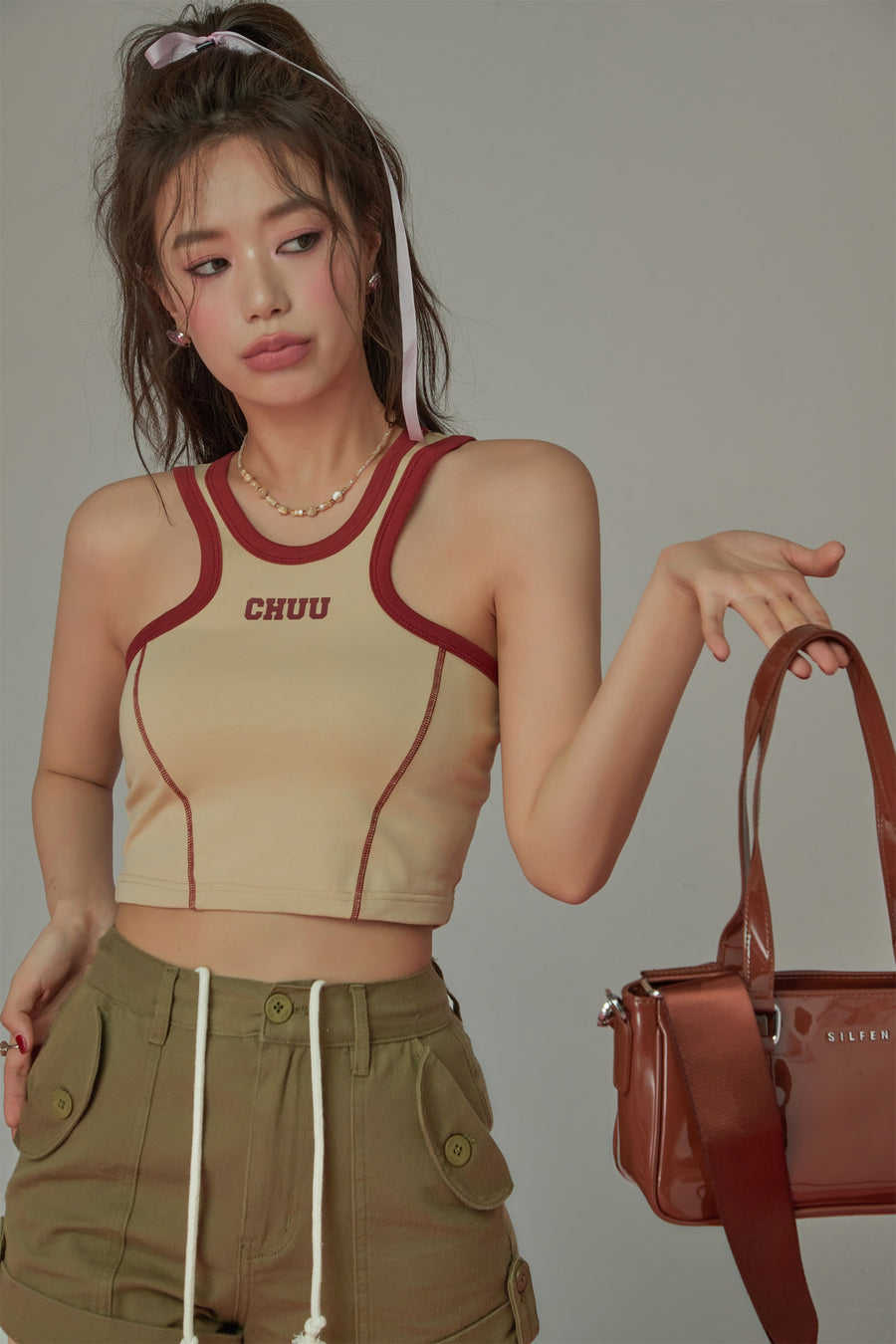 CHUU Back Split Cropped Sleeveless Top