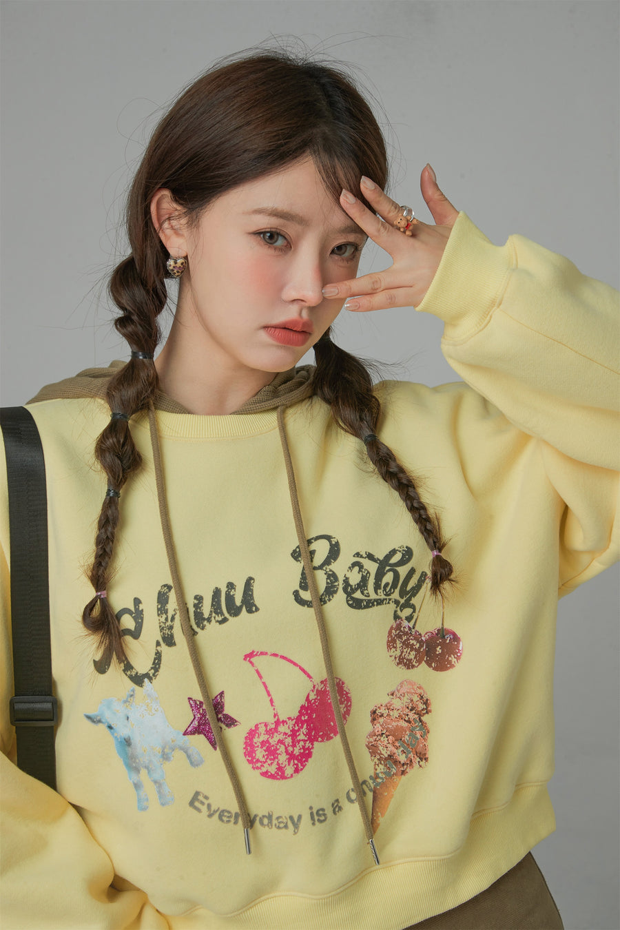 CHUU Everyday Loose Fit Crop Hoodie