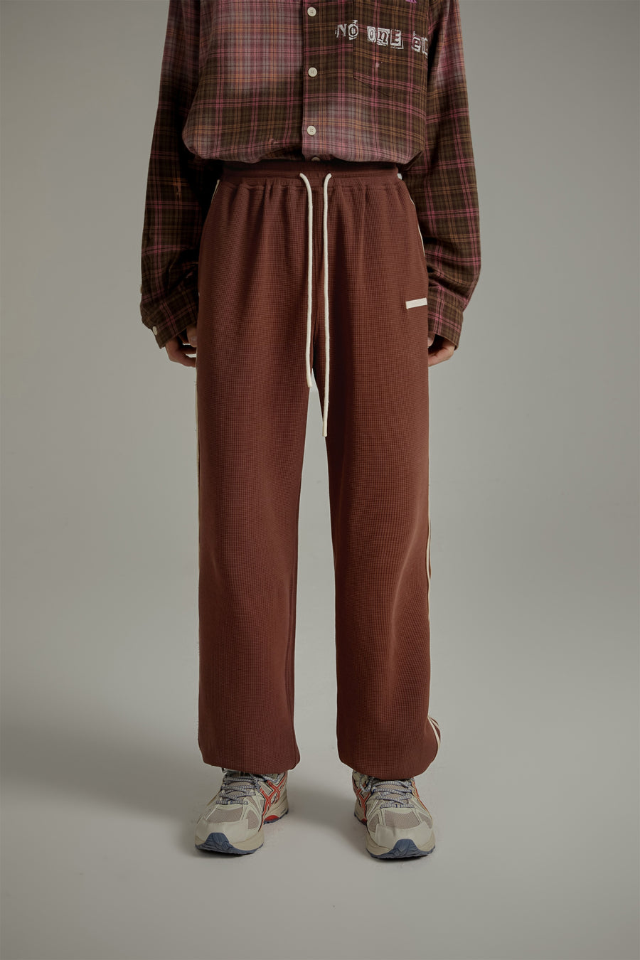 CHUU Casual Waffle Loose Fit Jogger Sweatpants