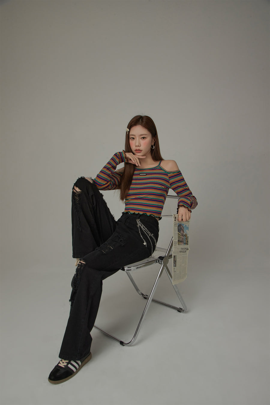 CHUU Off-The-Shoulder Striped T-Shirt