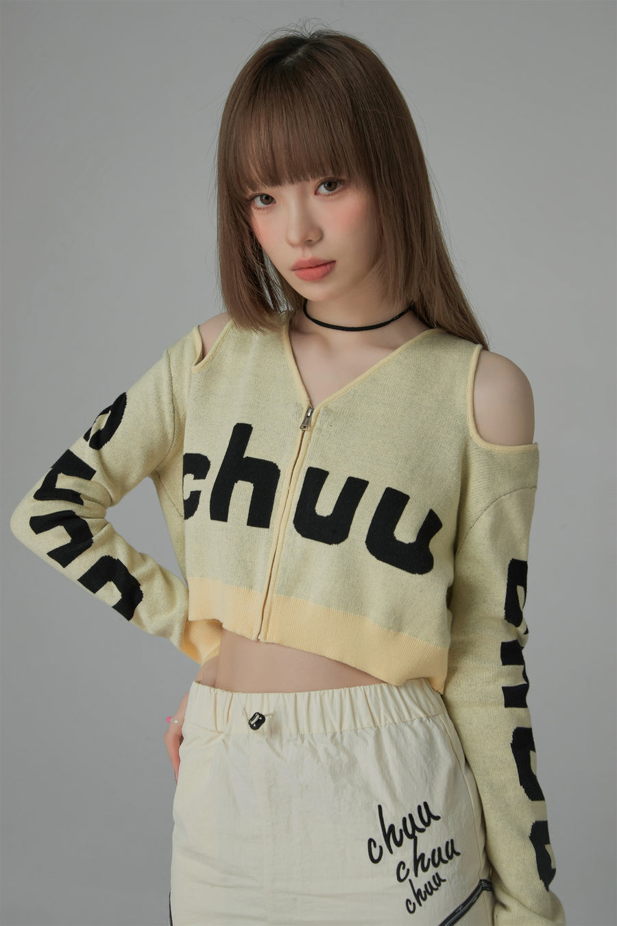 CHUU Shoulder Cut Out Crop Zip-Up