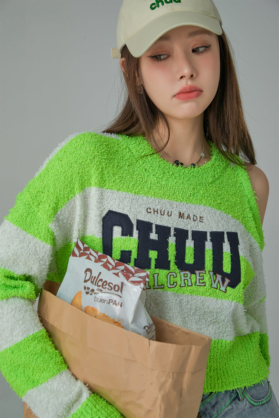 CHUU Unbalanced Shoulder Slit Crop Knit Top