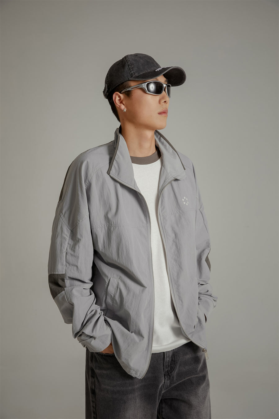 CHUU Star Circle Zip-Up Field Jacket