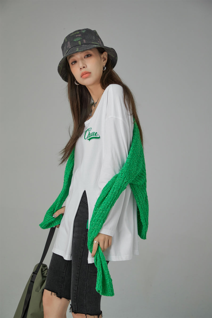 CHUU Side Slit Chuu Logo Loosefit Skater Top