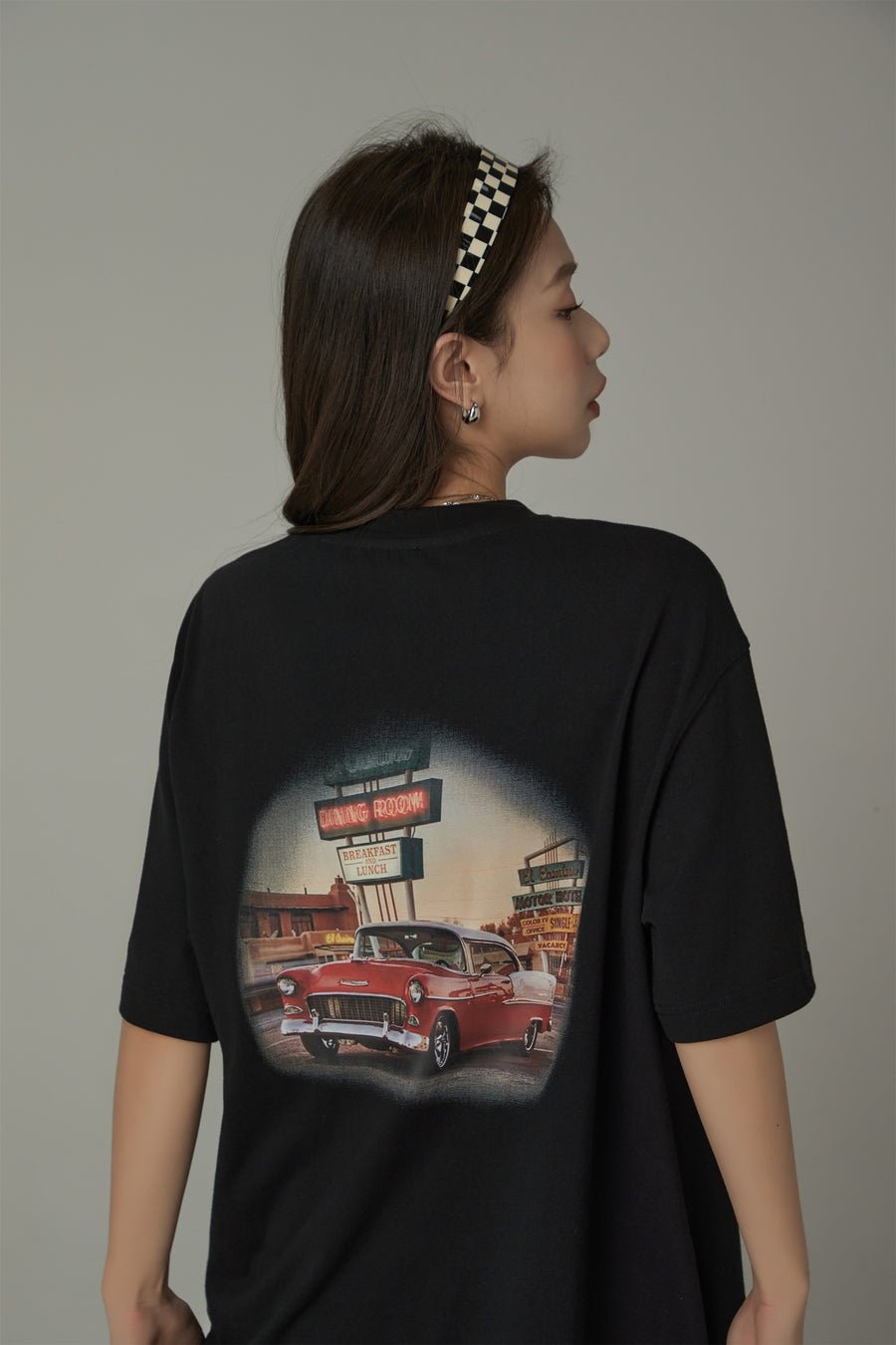 CHUU V-Neck Road Trip T-Shirt