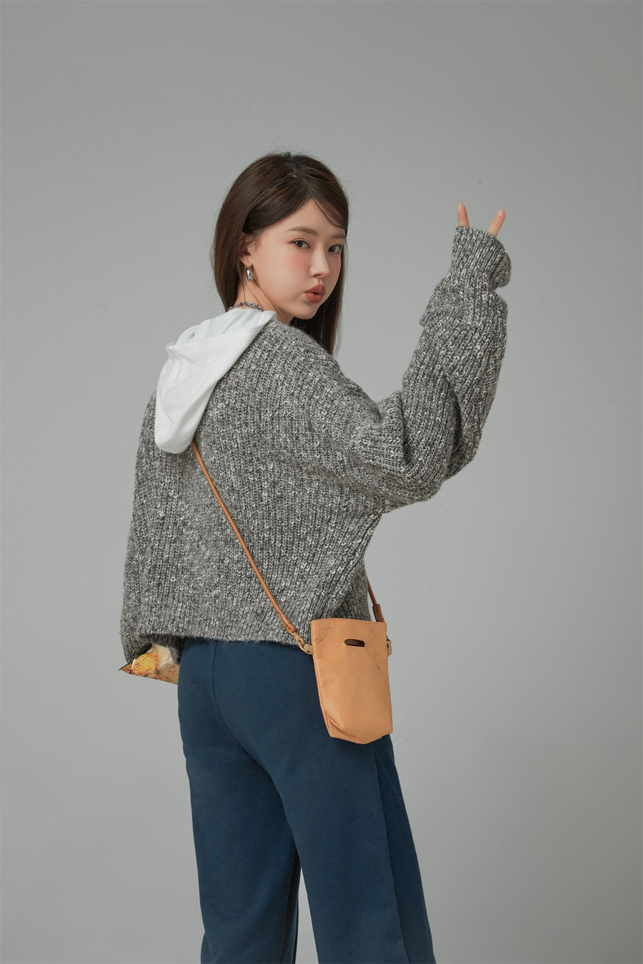 CHUU Crazy Chill Ribbed Loose Crop Knit Sweater