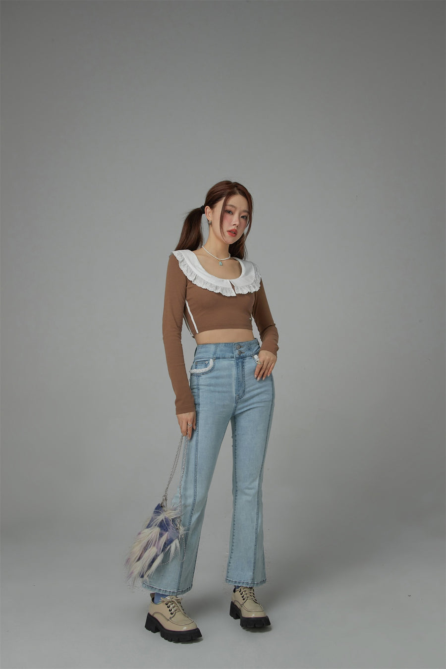 CHUU Lace Pockets Bootcut Jeans