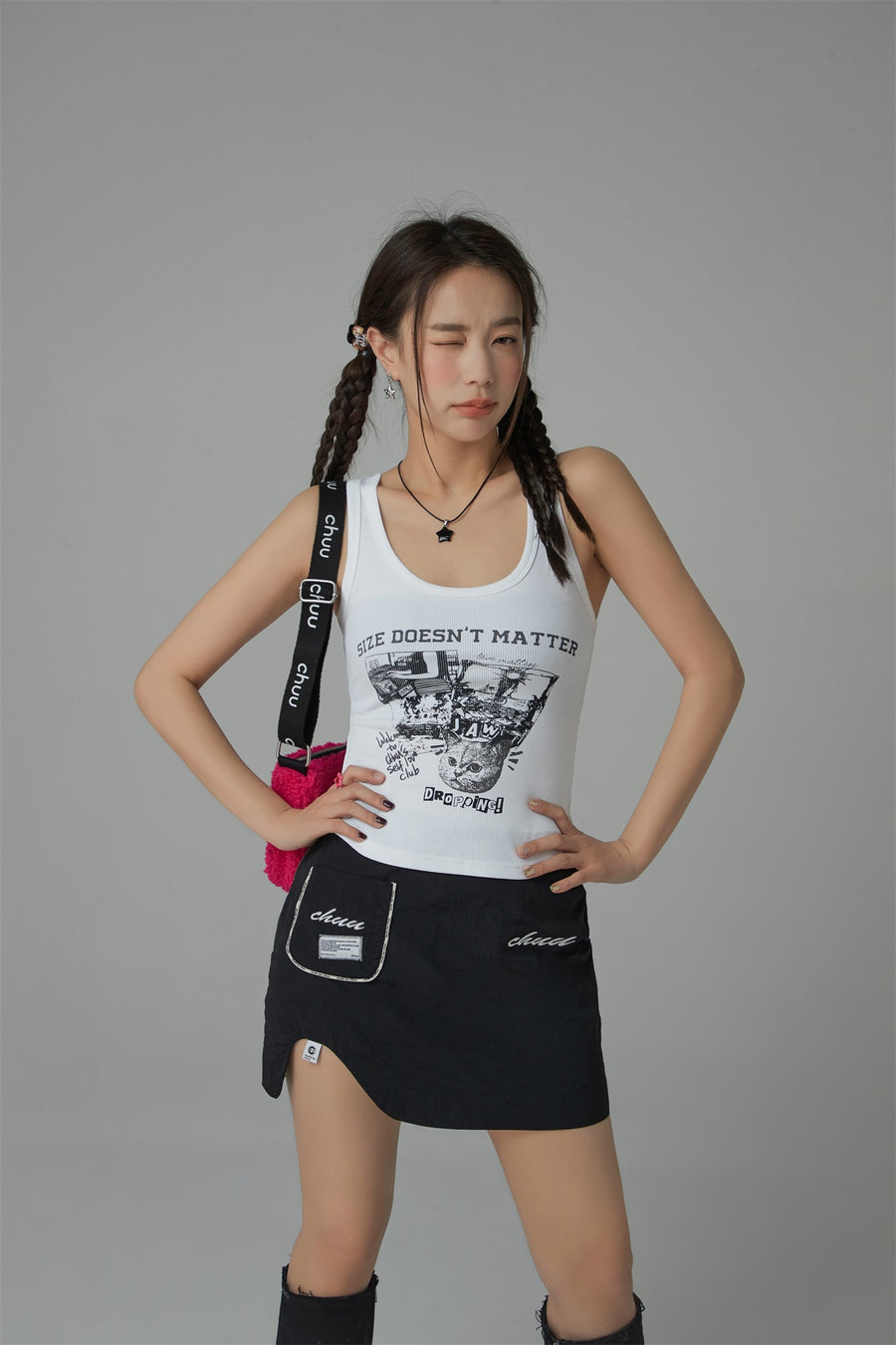 CHUU Size Doesnt Matter U-Neck Crop Sleeveless Tank Top