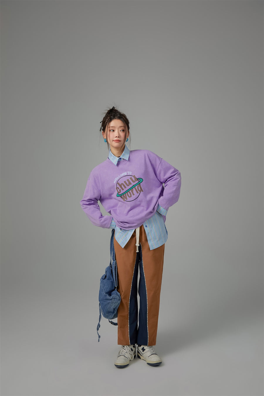 CHUU Welcome To Chuu World Sweatshirt