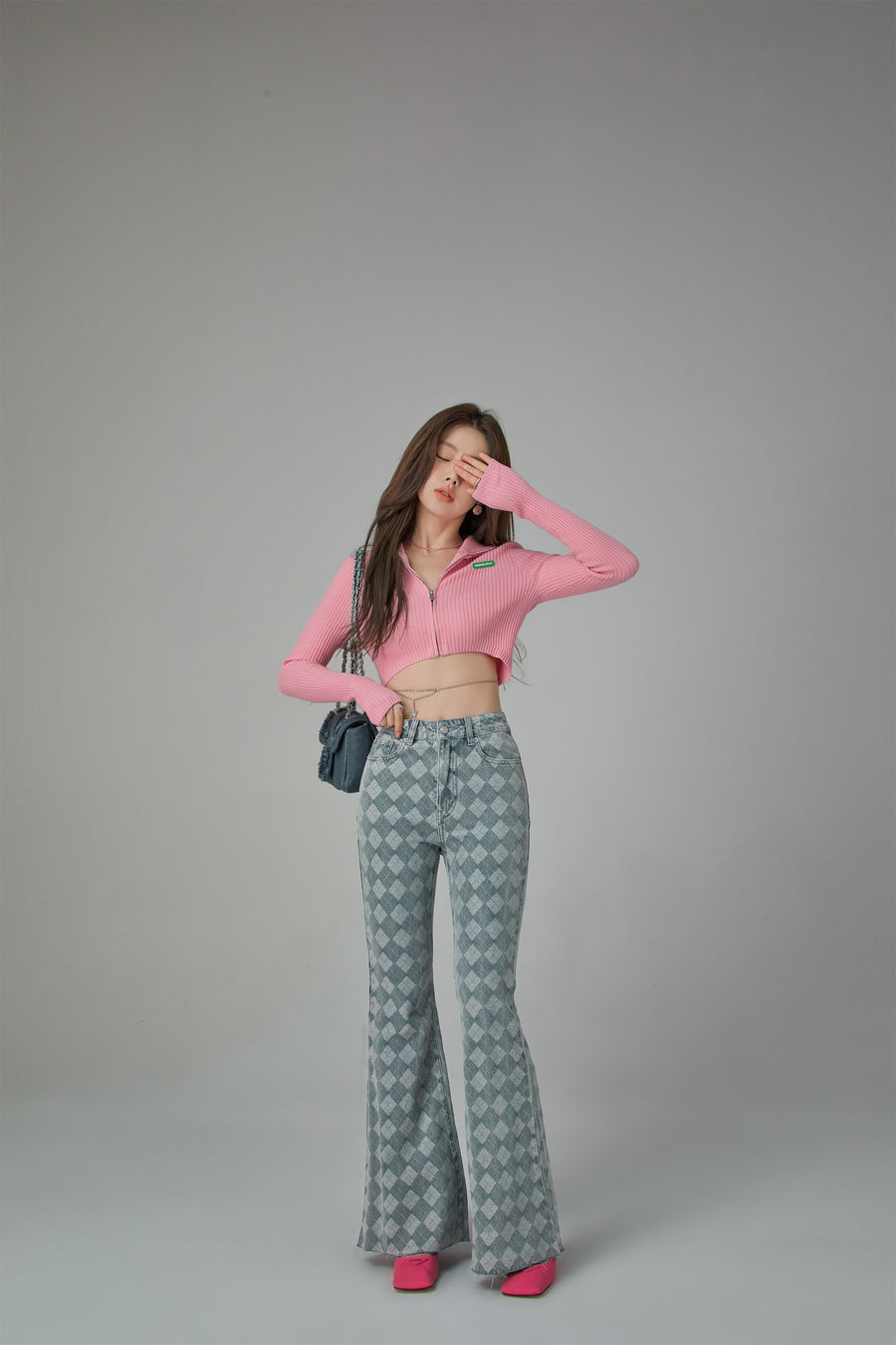 CHUU Chuu Girl Slim Crop Cardigan