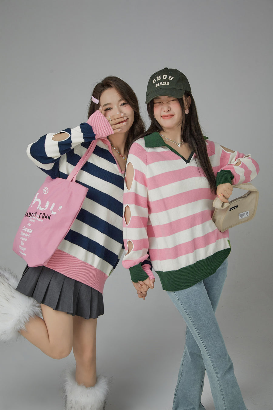 CHUU Open Book Loose Fit V-Neck Striped Knit Top