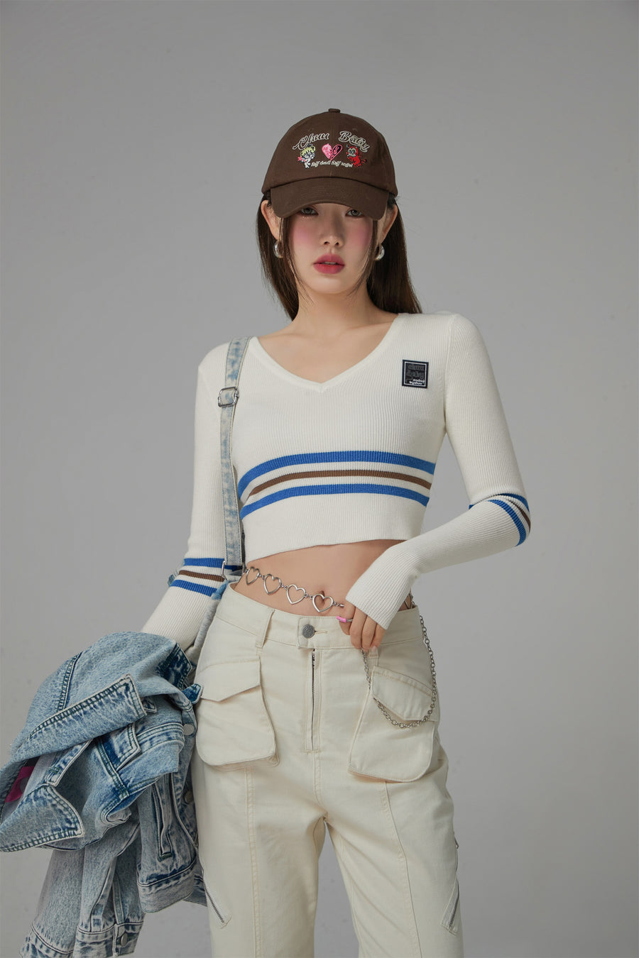 CHUU Unlock Stripes V-Neck Cropped Knit Sweater