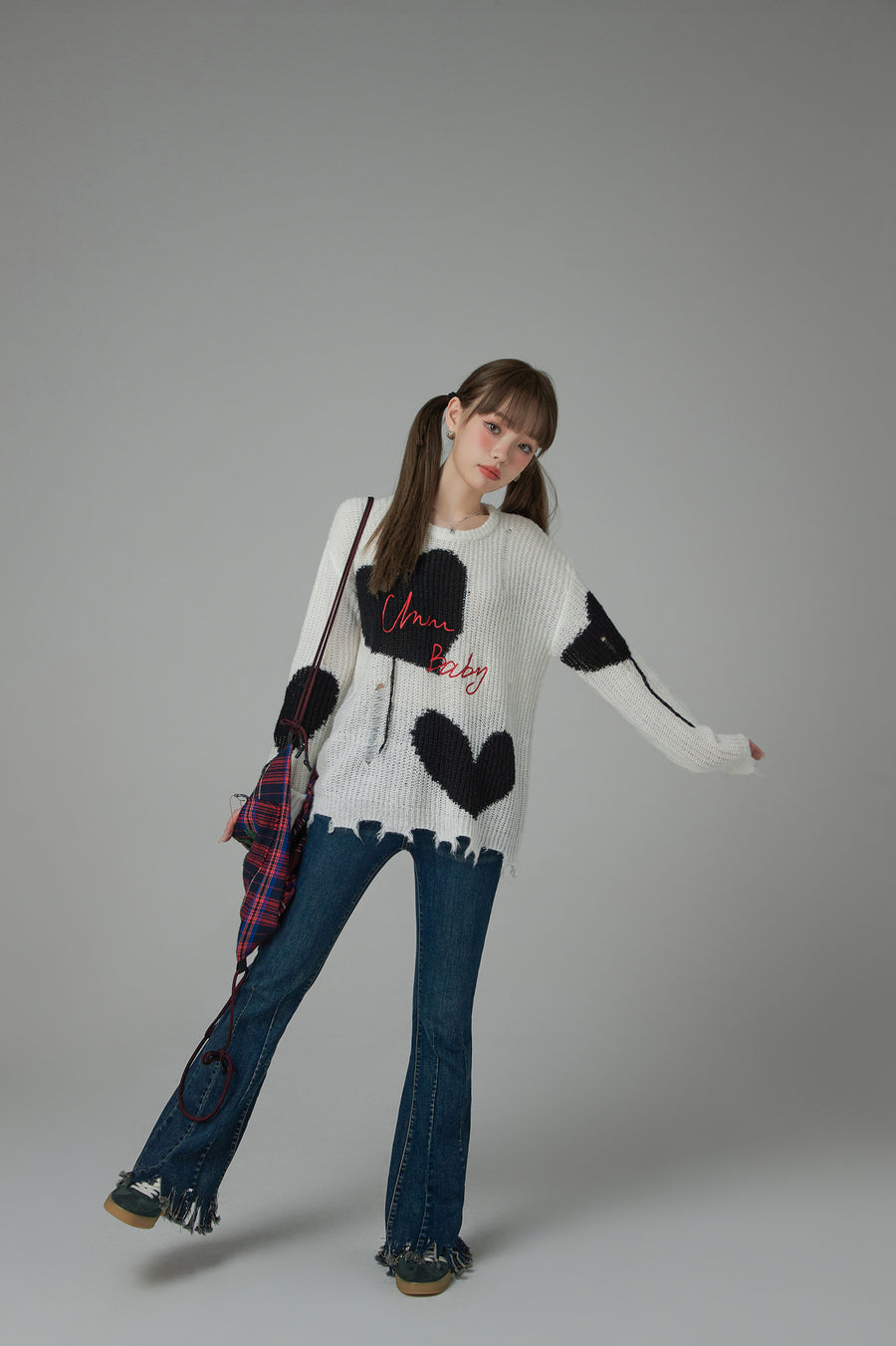 CHUU Distressed Heart Loose Fit Sweater