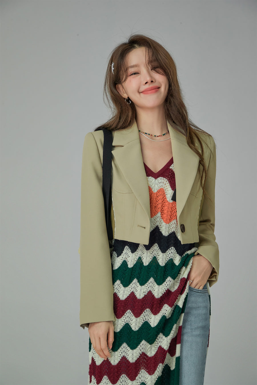 CHUU Cut-Out Simple Crop Jacket