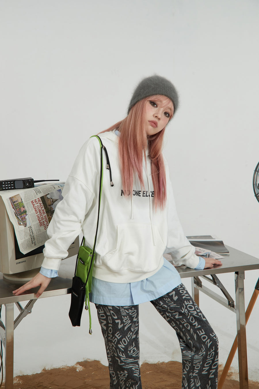 CHUU Noe Lettering Loose Fit Hoodie