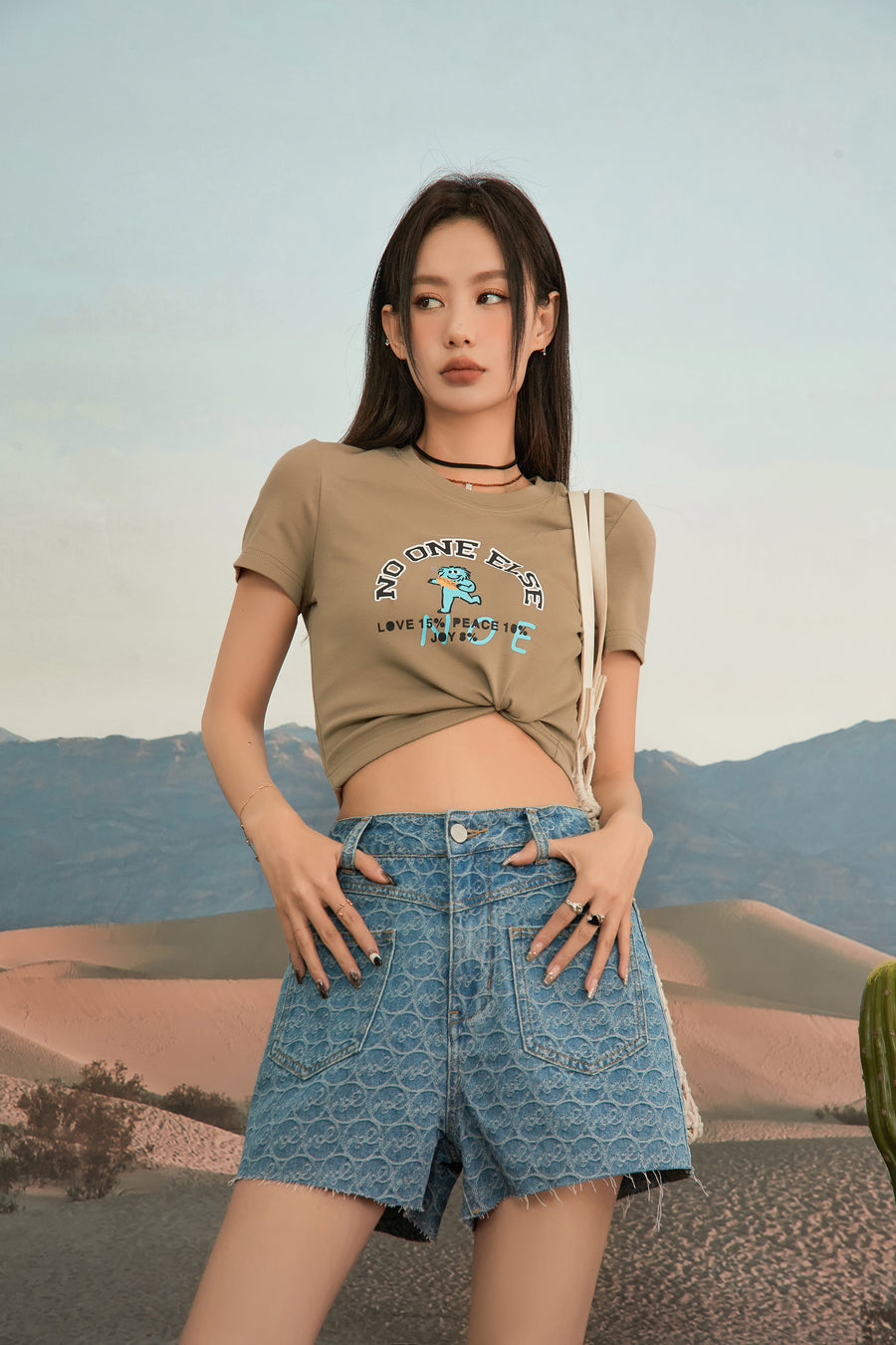 CHUU Happiness Formula Crop Top