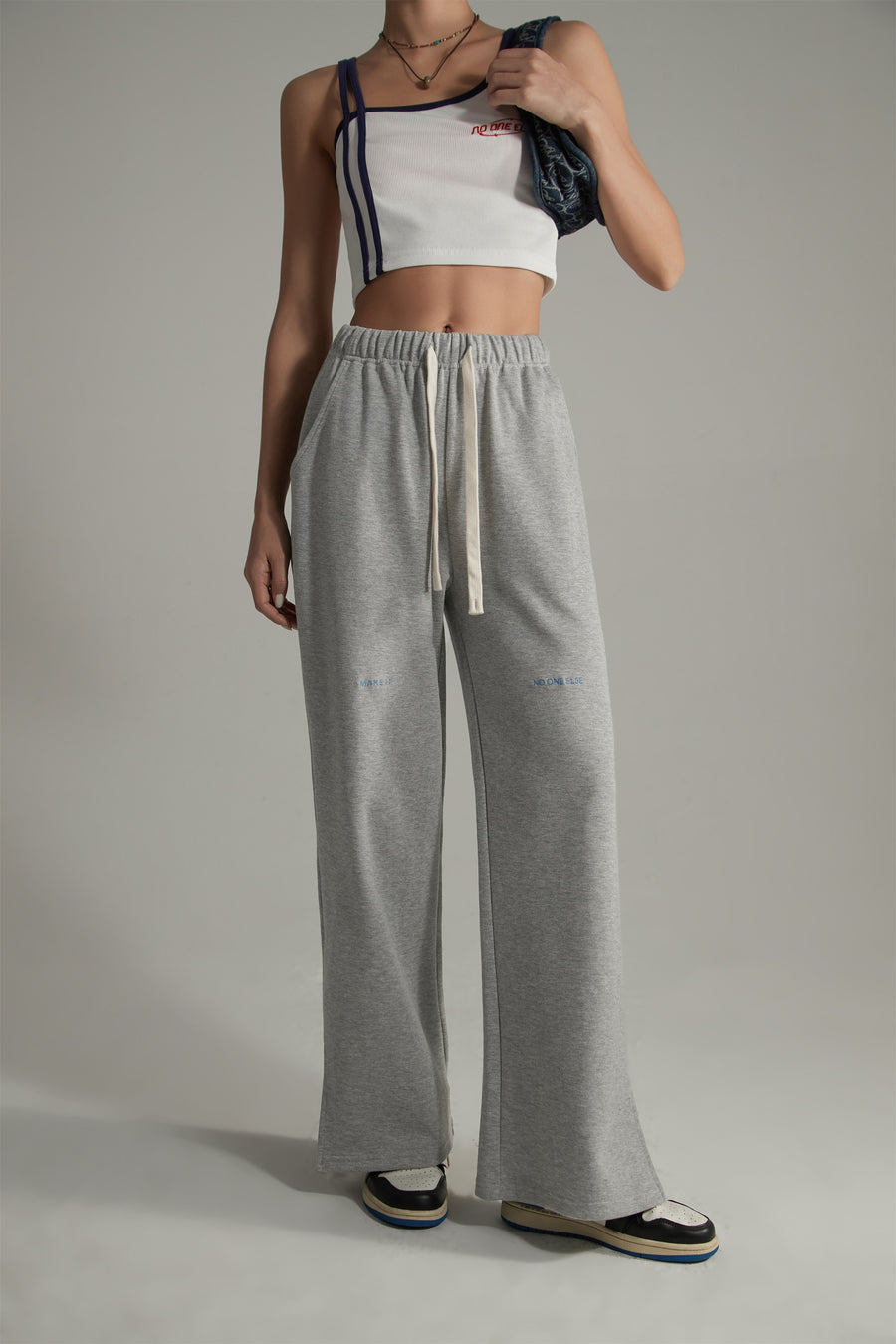 CHUU Side Slits Straight Jogger Pants