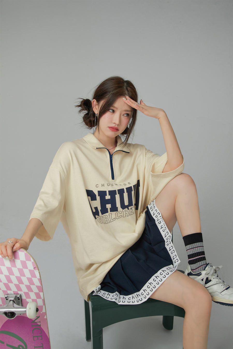 CHUU Girl Crew Half Zip-Up Loose Fit T-Shirt