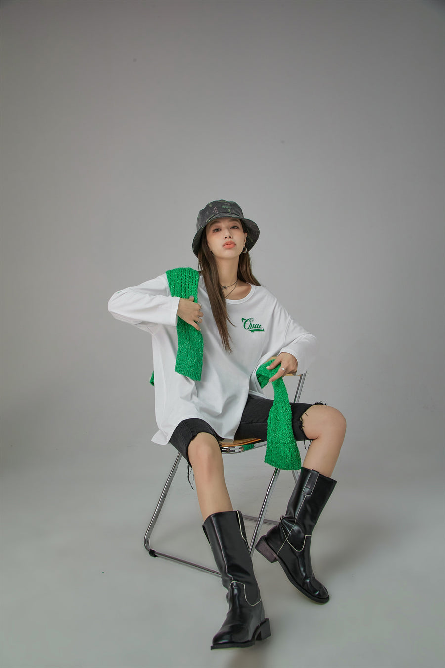 CHUU Side Slit Chuu Logo Loosefit Skater Top