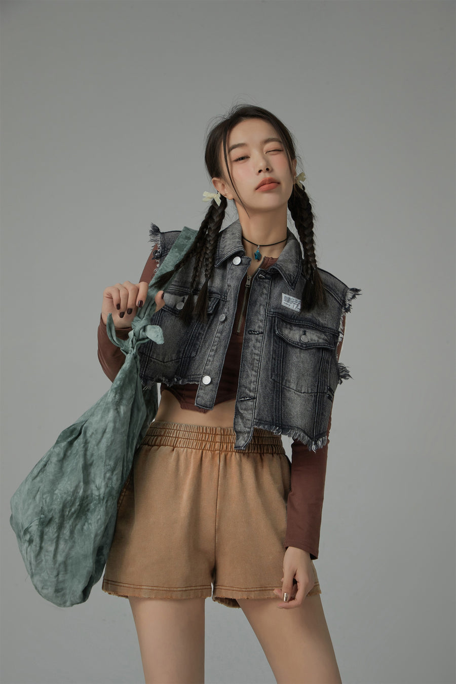 CHUU Raw Edge Denim Vest