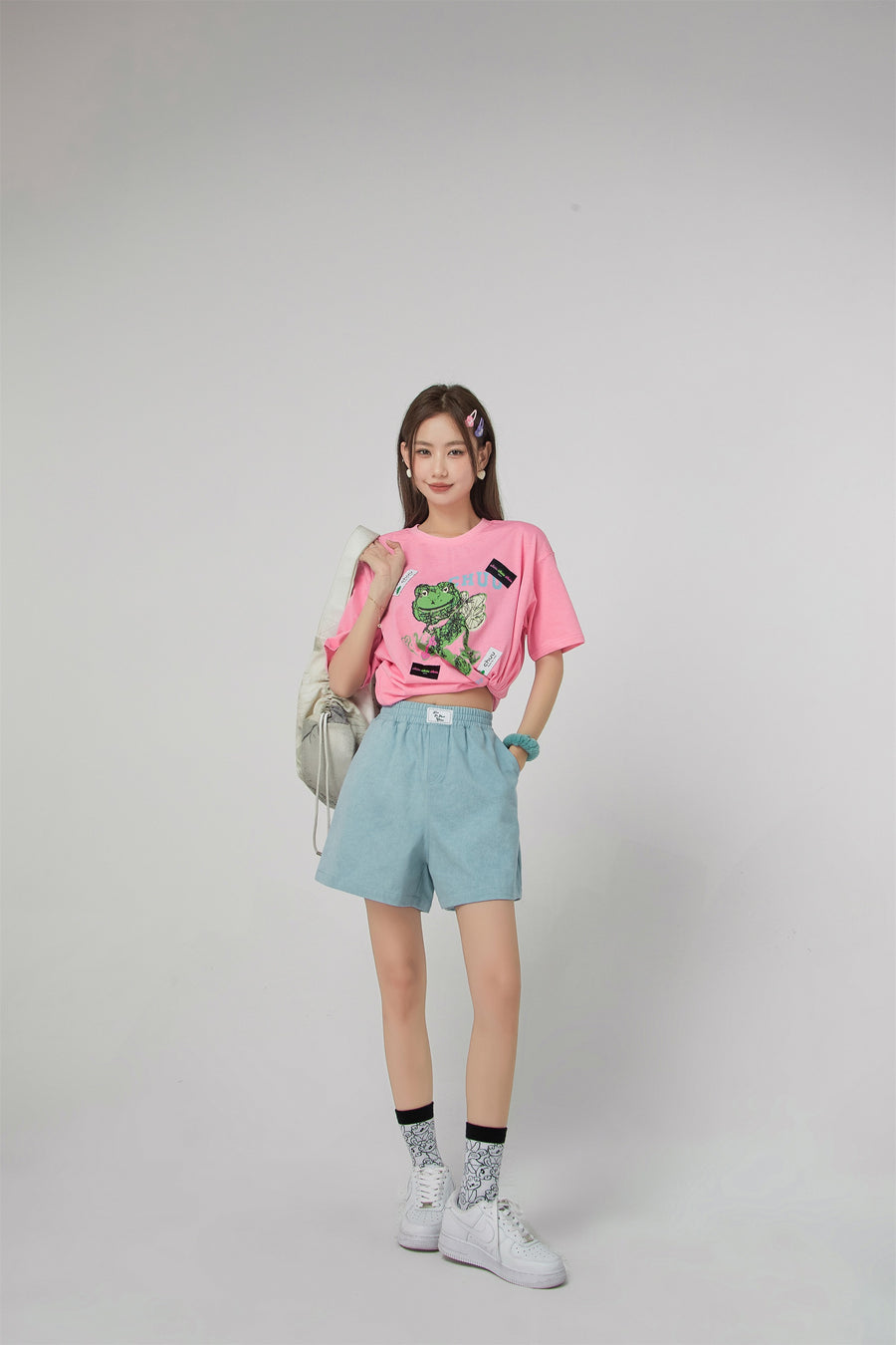 CHUU Happy Frog Is An Angel Print T-Shirt