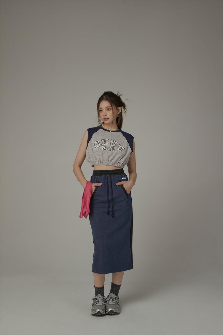 CHUU Color Matching Cropped Sleeveless Top