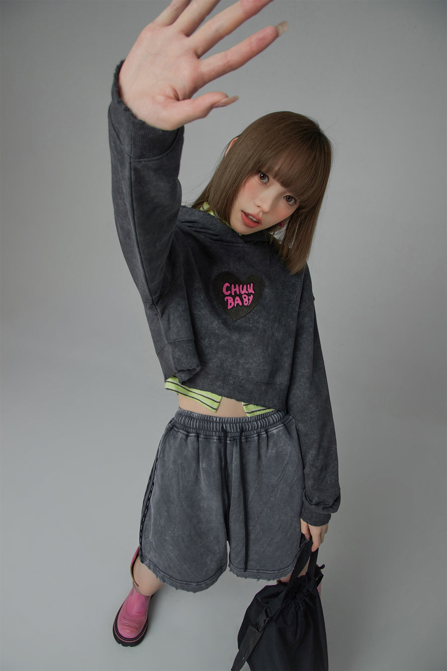 CHUU Chuu Baby Heart Crop Hoodie