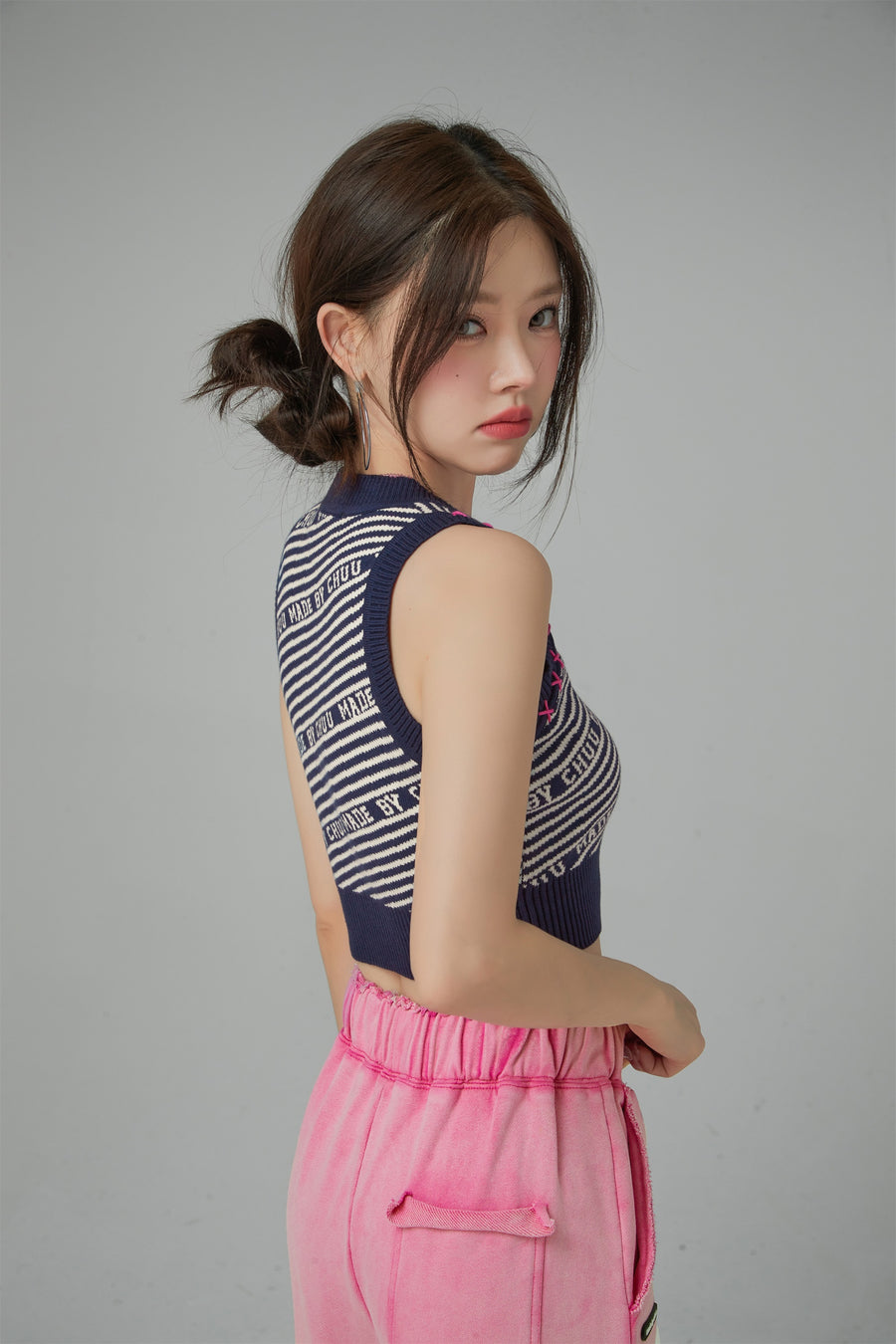 CHUU Stitches Knit Crop Top