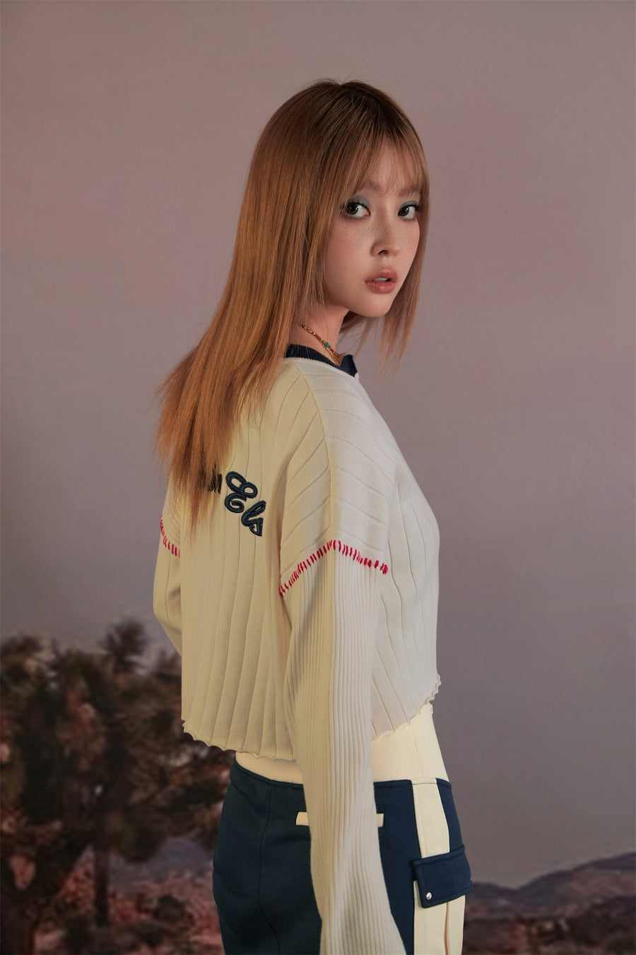 CHUU Round Neck Noe Logo Cardigan