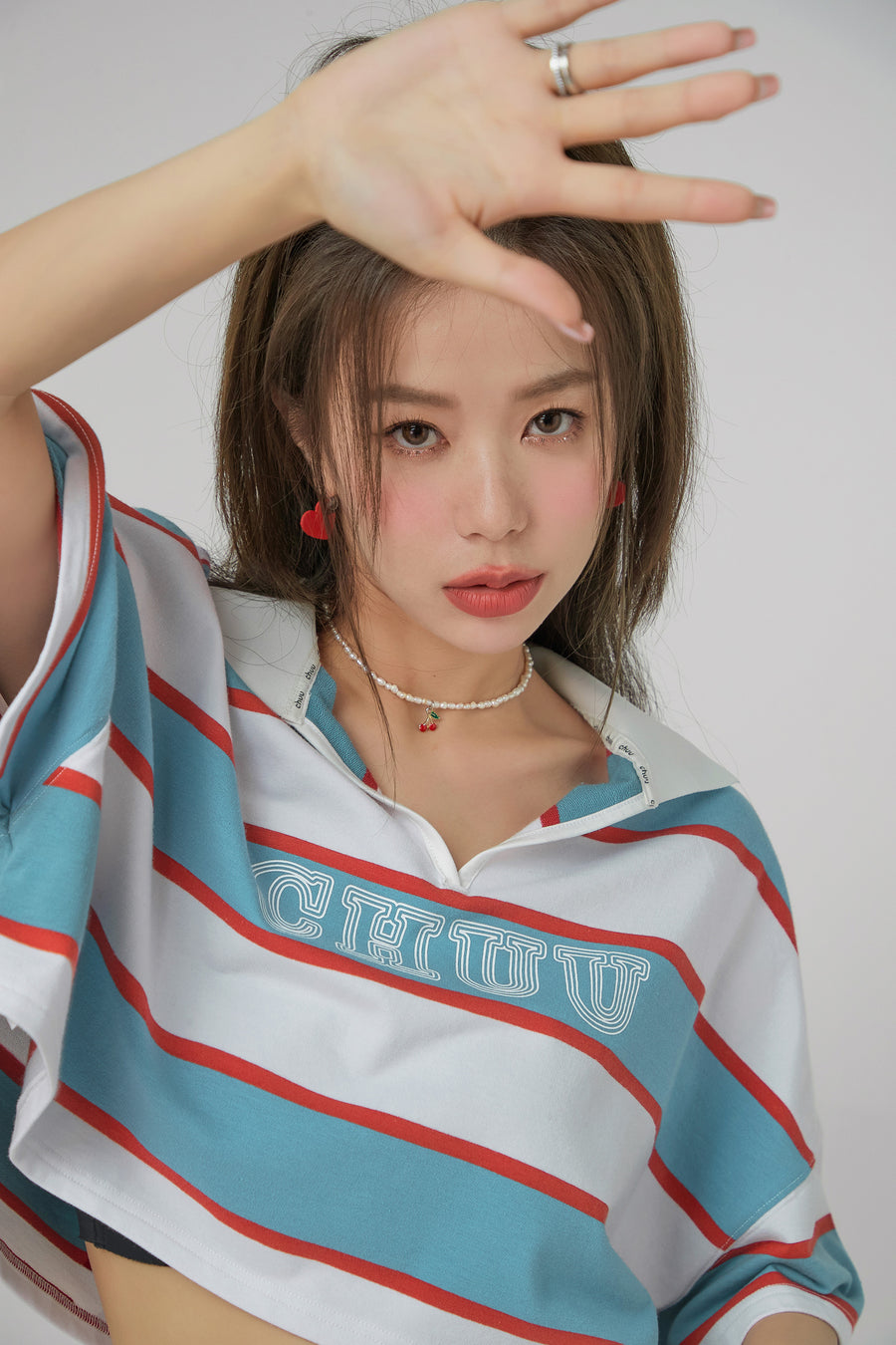 CHUU V-Neck Stripe Crop T-Shirt