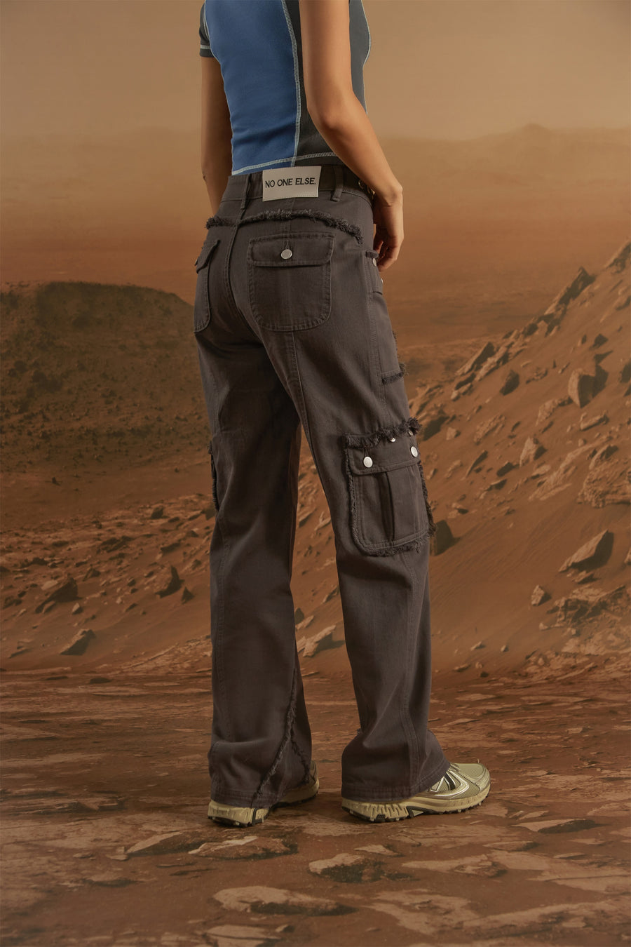 CHUU Raw Edge Wide Cargo Pants