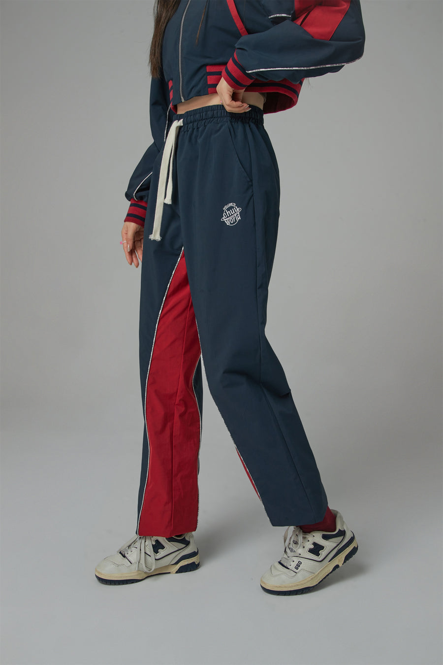 CHUU Chuu World Logo Jogger Pants