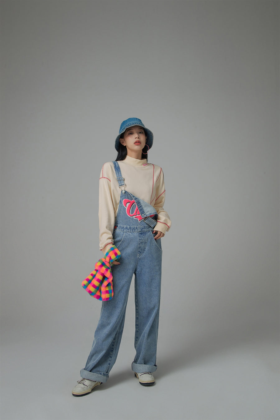 CHUU Babe Half Turtleneck Loose Fit Sweatshirt