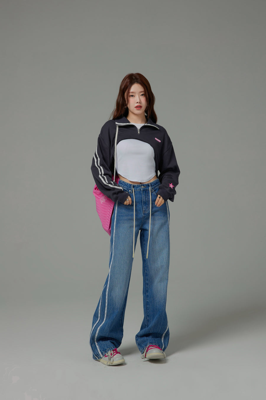 CHUU Playing It Cool Maxi Crop Half Zip-Up Sweatshirt