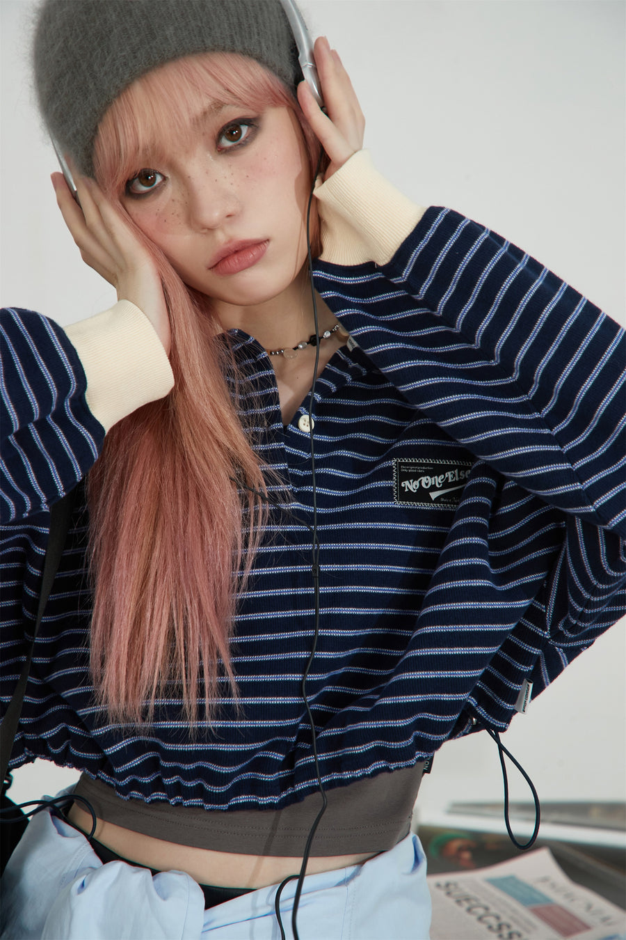 CHUU Stripe Loose Fit Crop Sweatshirt