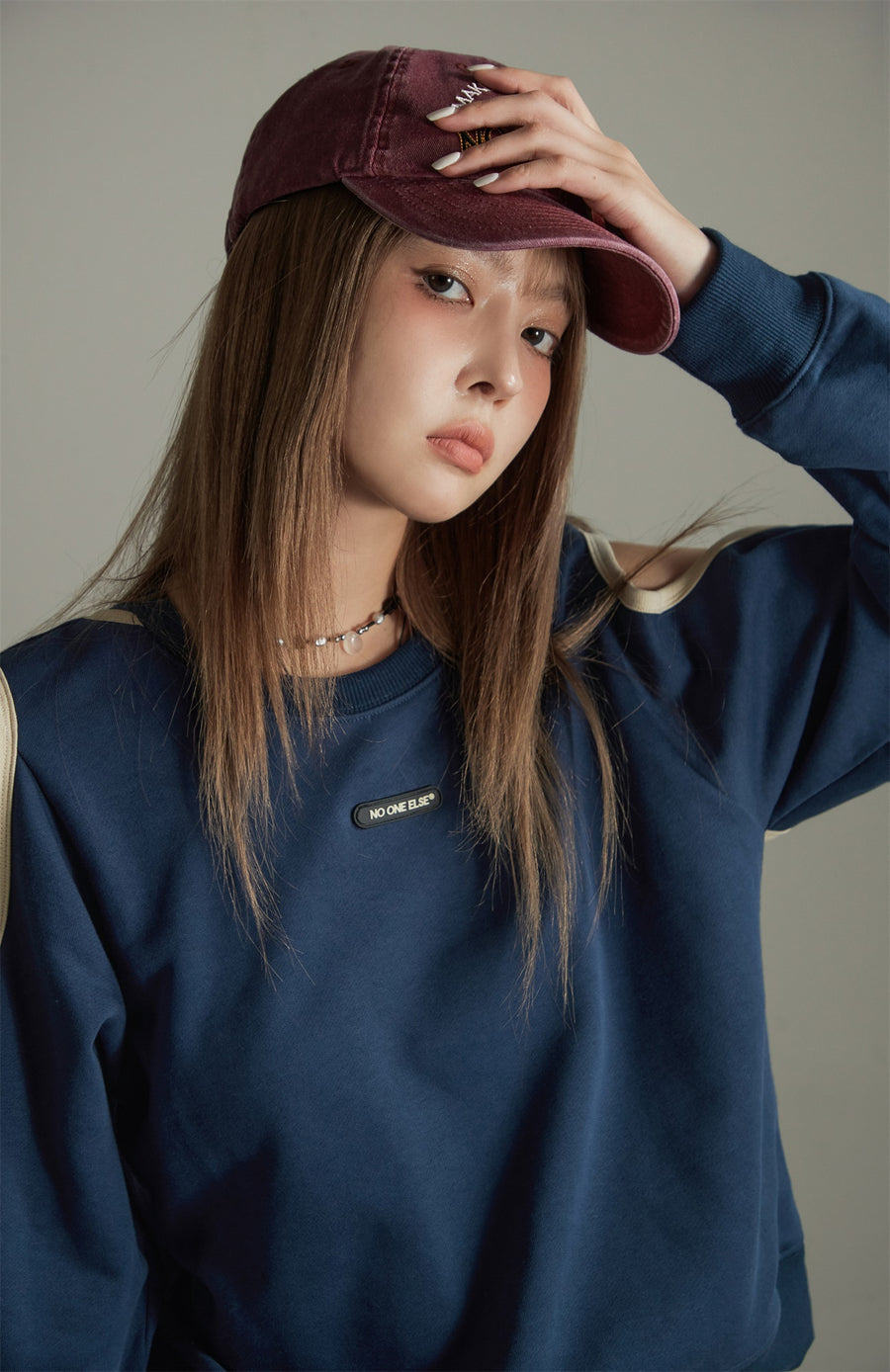 CHUU Slit Back Off The Shoulder T-shirt