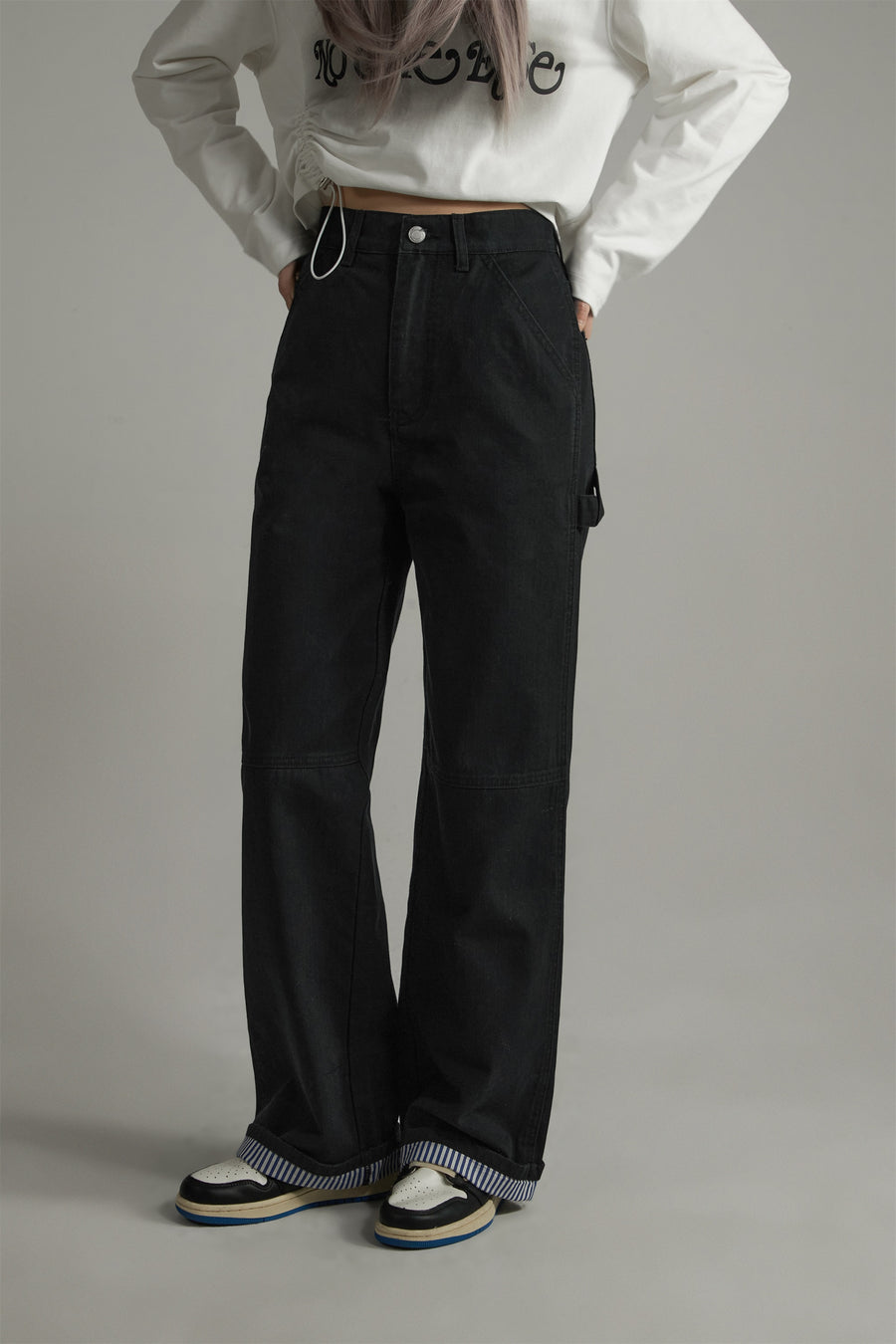 CHUU Simple High-Waisted Straight Khaki Pants