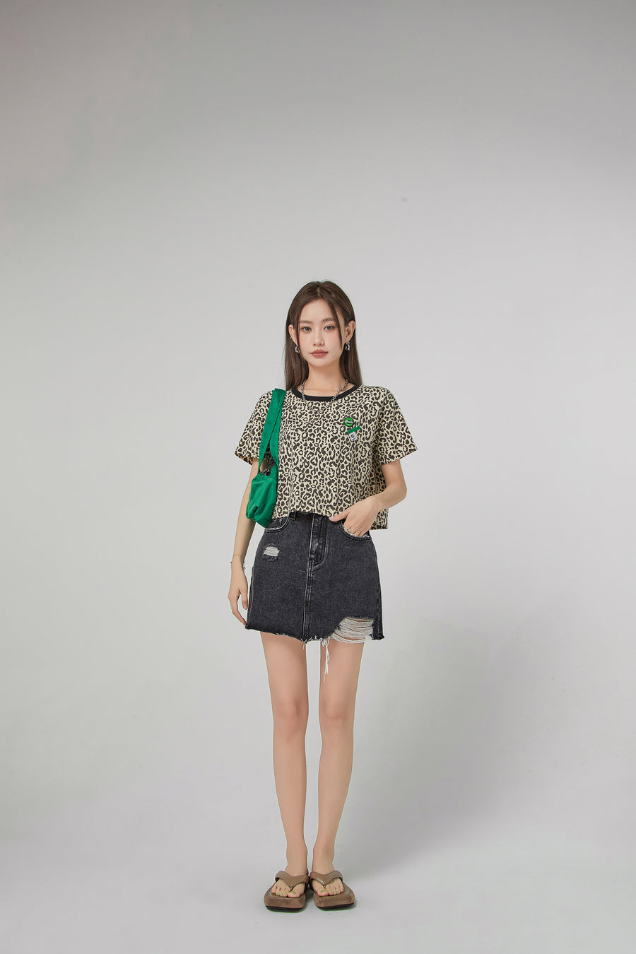 CHUU Damaged Black Denim Mini Skirt