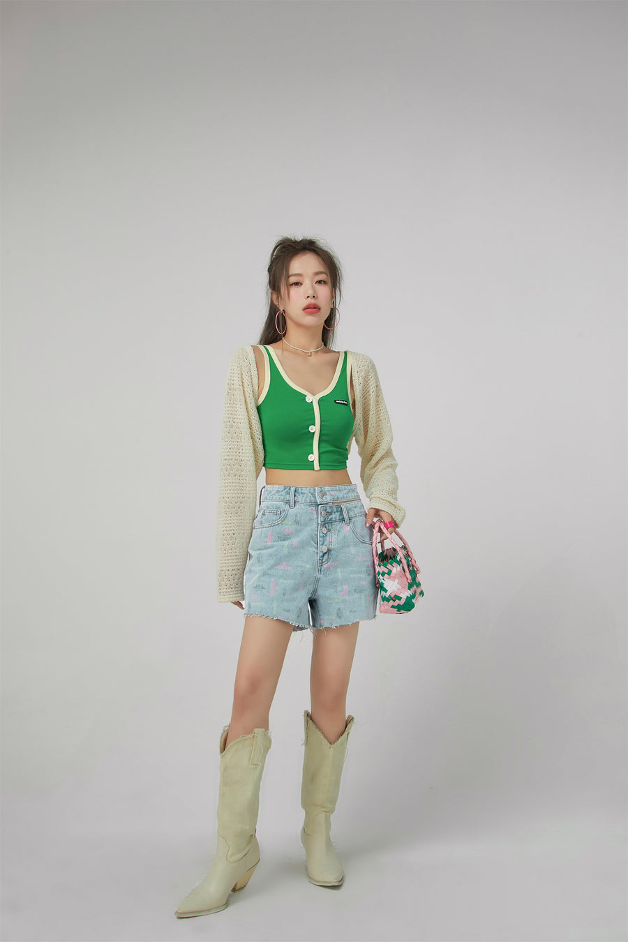 CHUU Front Button Crop Sleeveless Top