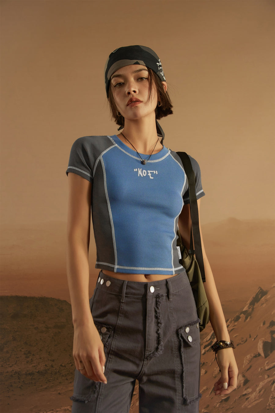 CHUU Contrast Cropped T-Shirt