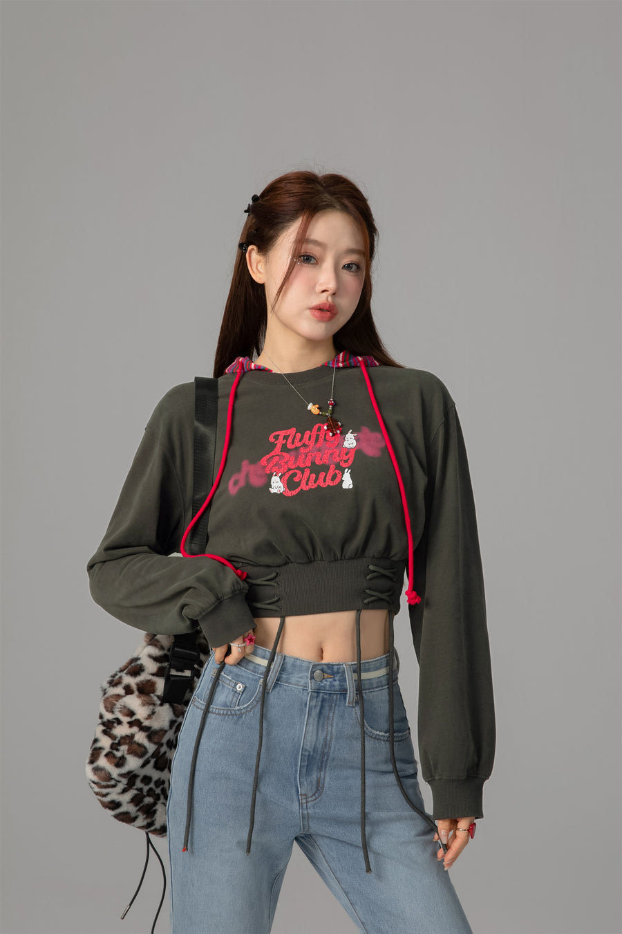 CHUU Red Bunny Cropped Sweater