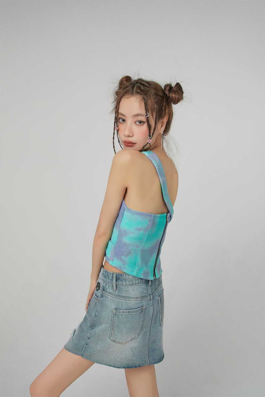 CHUU Tie-Dye Cross Strap Off-Shoulder Top