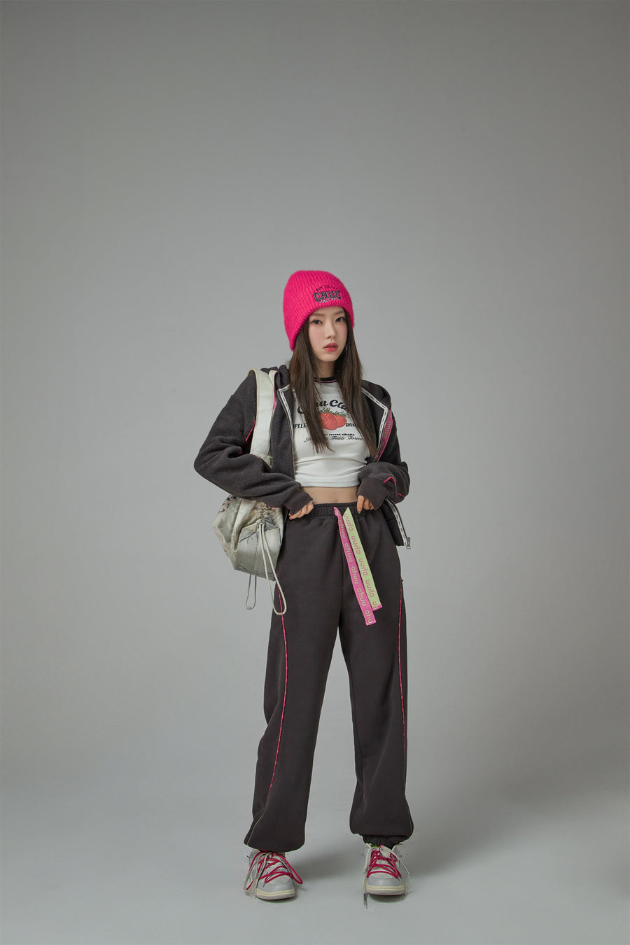 CHUU Chasing Love High-Waisted Jogger Pants