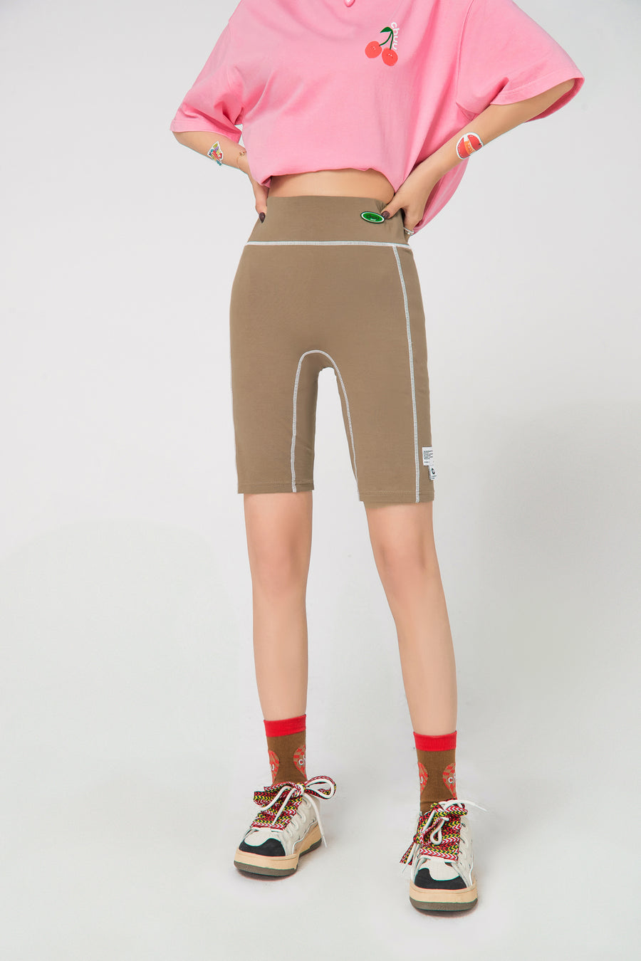 CHUU Color Matching Line Bermuda Shorts