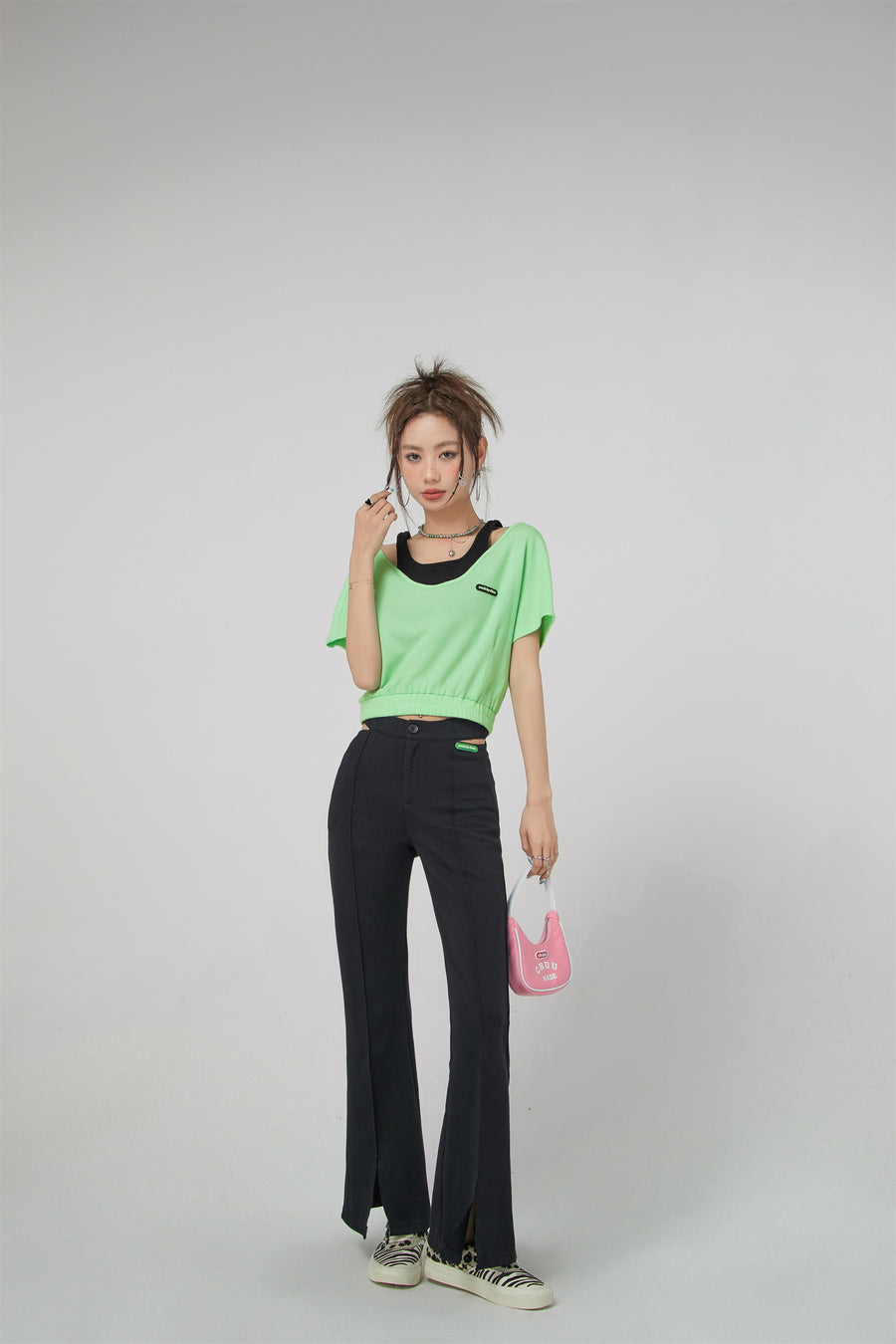 CHUU Two-Layer Crop Sport Top