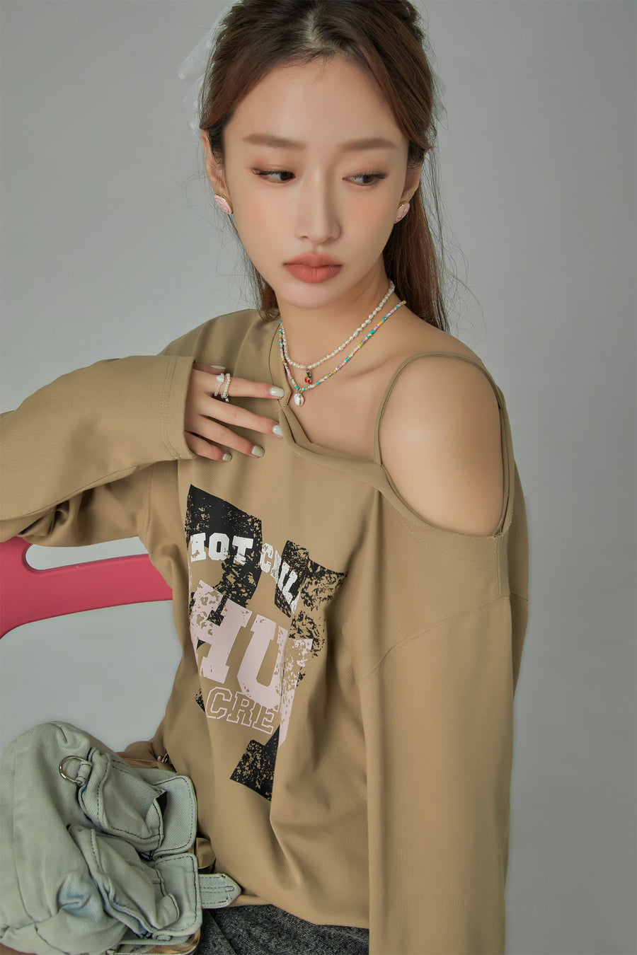 CHUU Hot Chilli Girl Crew Top