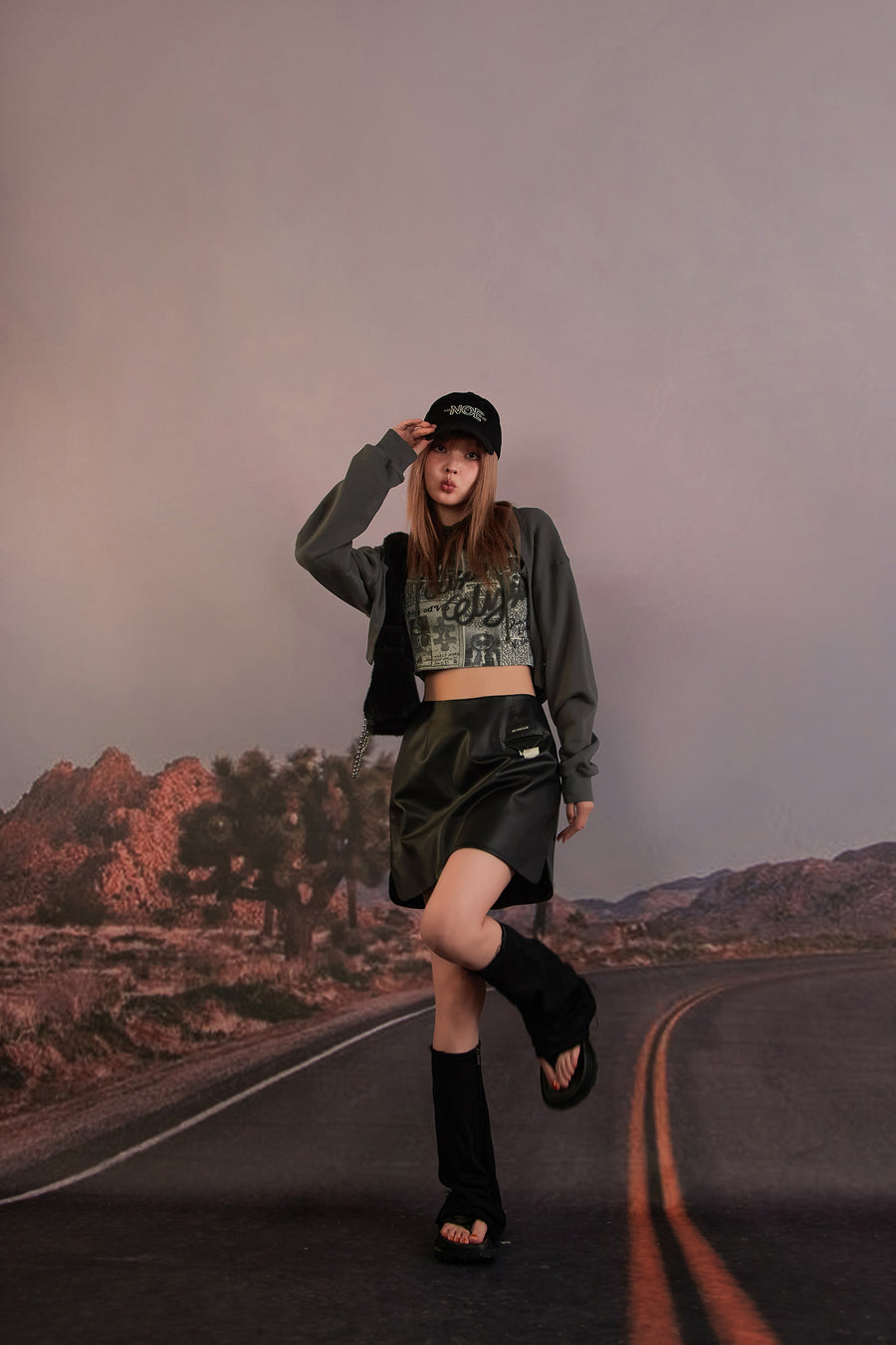 CHUU Cropped String Hoodie