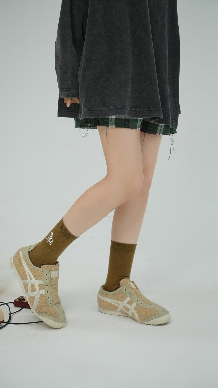 CHUU Calligraphy Ankle Socks