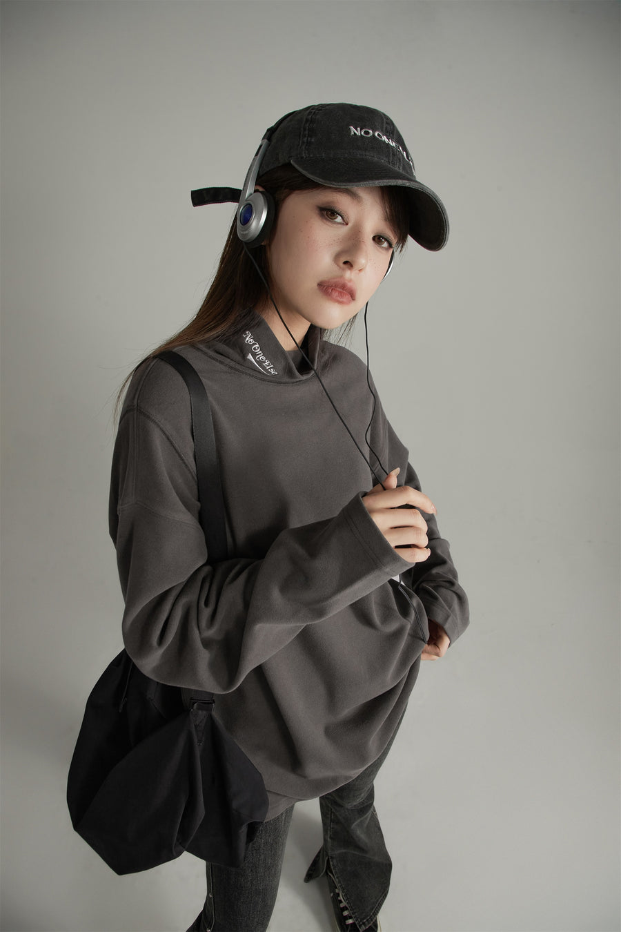 CHUU Soft Basic Turtle Neck T-Shirt