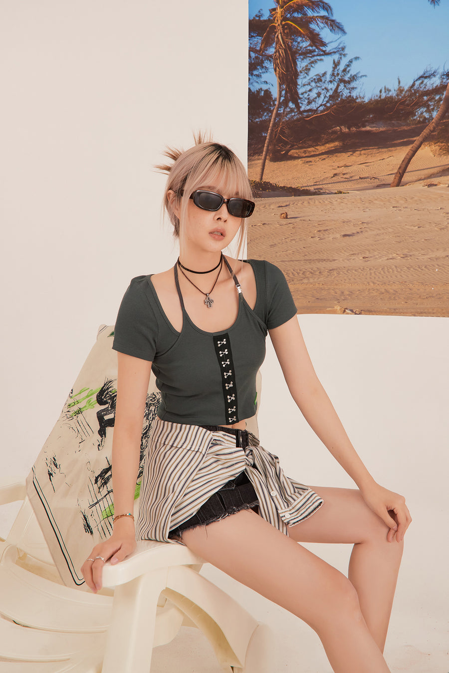 CHUU Double Layer Hook Crop Top